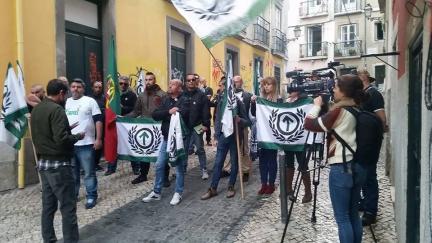 Manifestação da neonazi Nova Ordem Social em frente a uma loja maçónica no Bairro Alto, em Lisboa, em 2018