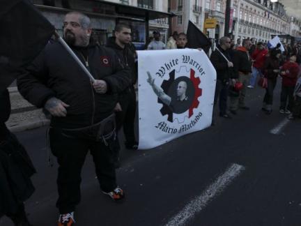 Protesto bonehead a favor de Mário Machado no Rossio, em Lisboa