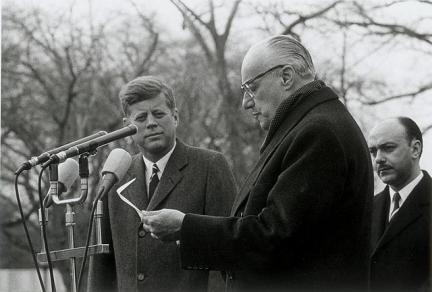 Jorge Alessandri com John F. Kennedy [Biblioteca del Congreso Nacional, CC BY 3.0 CL]