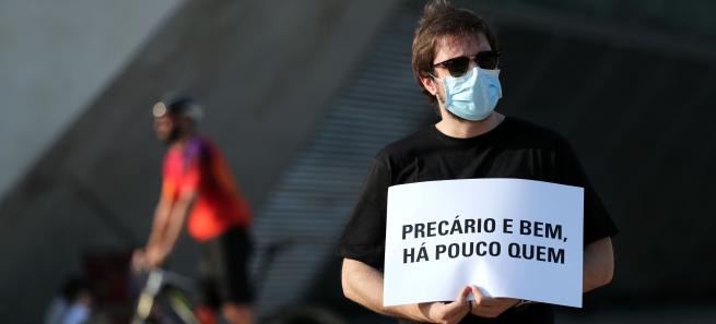 Precário